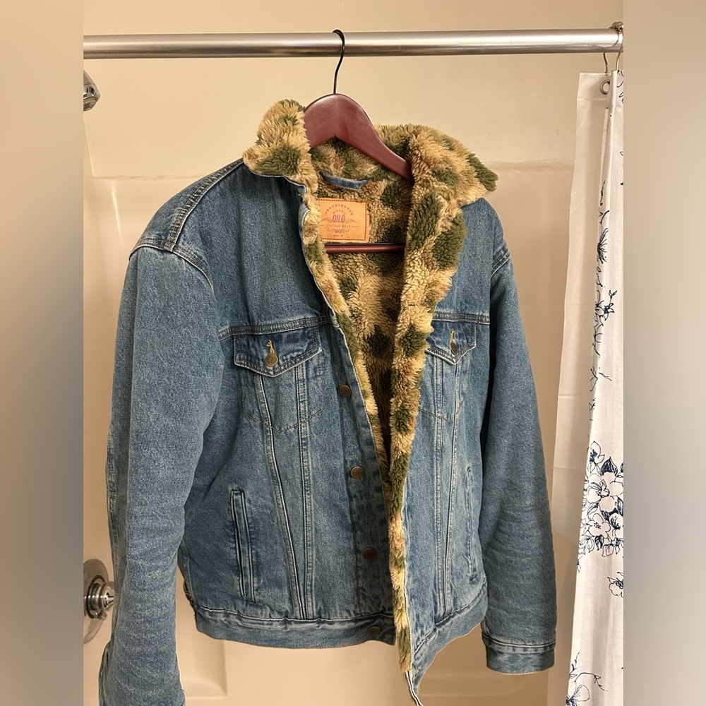 Qilo Tactical Frogskin Sherpa trucker jacket